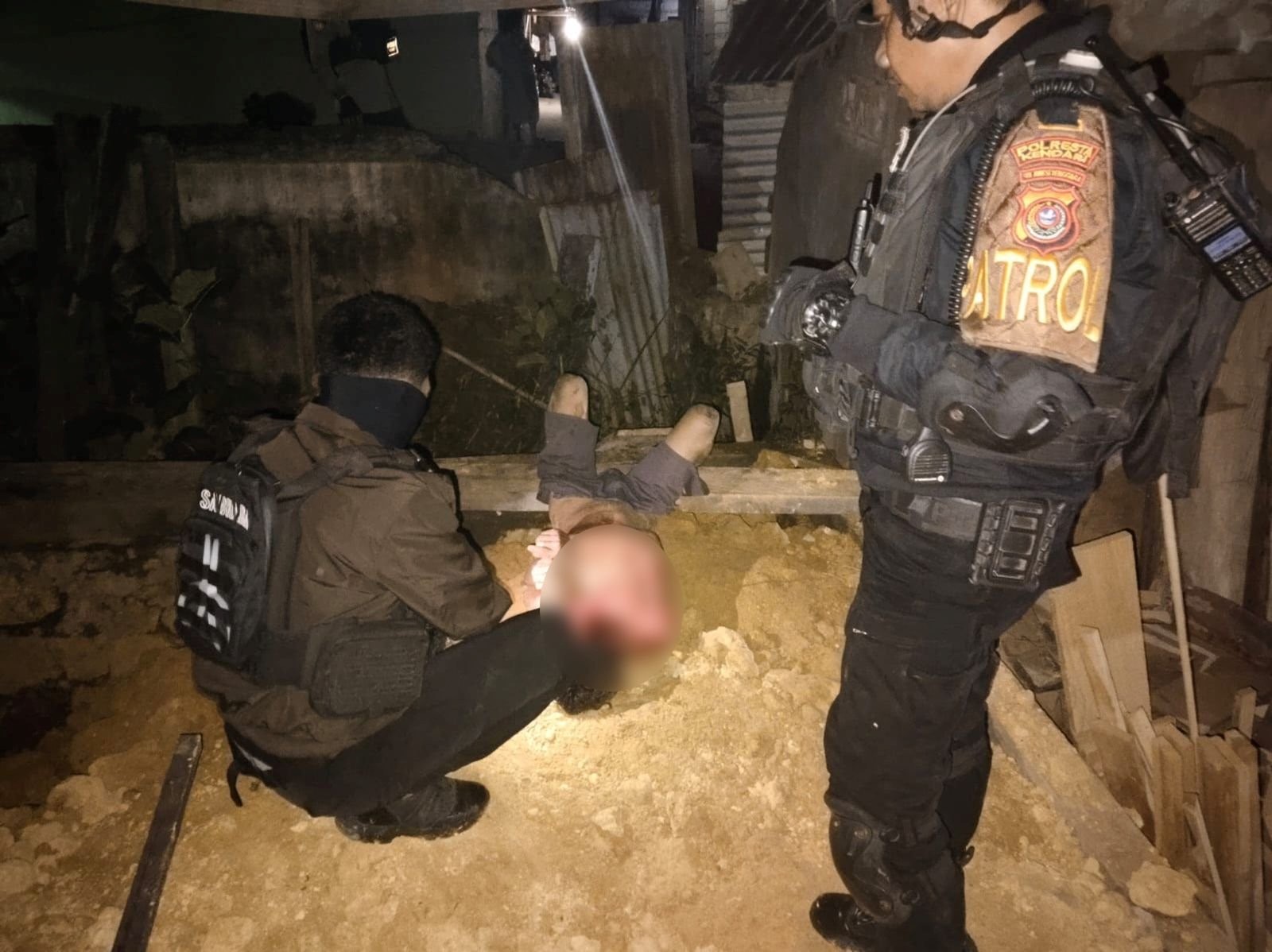 Tusuk Dua Orang Pakai Badik, Pria di Kendari Babak Belur Diamuk Massa 